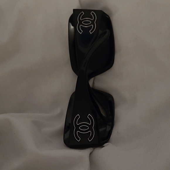 Chanel sunglasses - Picture 2 of 6